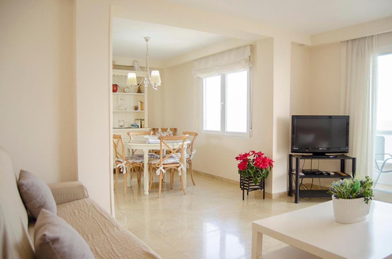 Apartamentos Terrasol 1ª Linea Playa Los Angeles Torre Del Mar Eksteriør billede